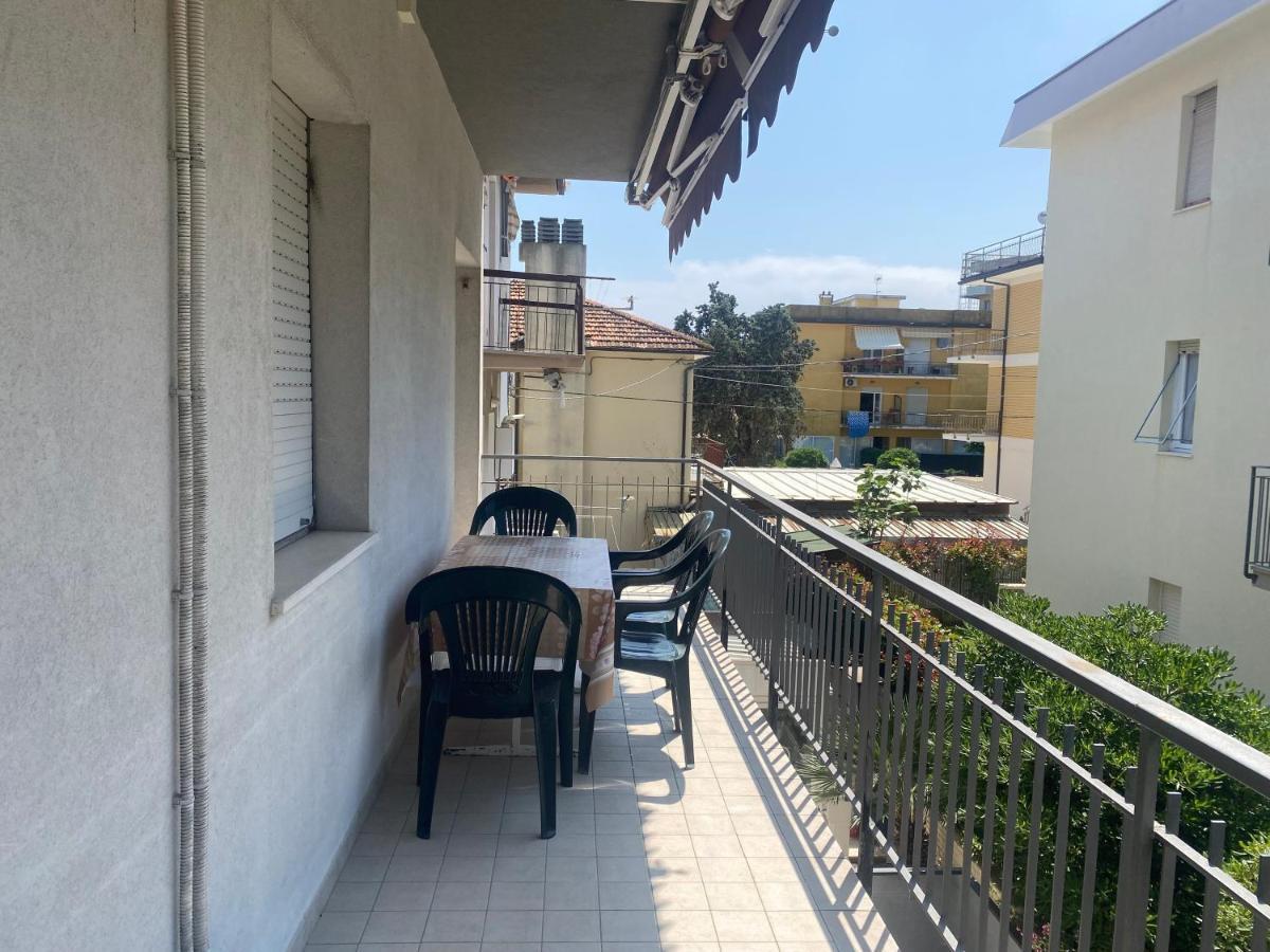 Ferienwohnung Via Pesaro A/C Marcelli Exterior foto